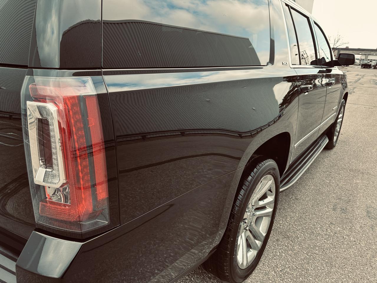 2020 GMC Yukon XL SLT 8 Passengers Triple Black Loaded Photo