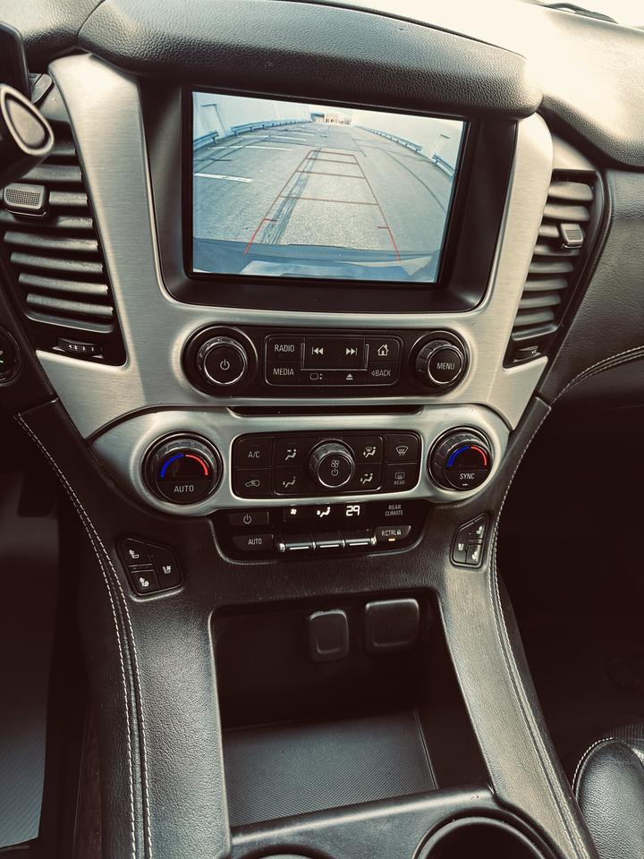 2020 GMC Yukon XL SLT 8 Passengers Triple Black Loaded Photo