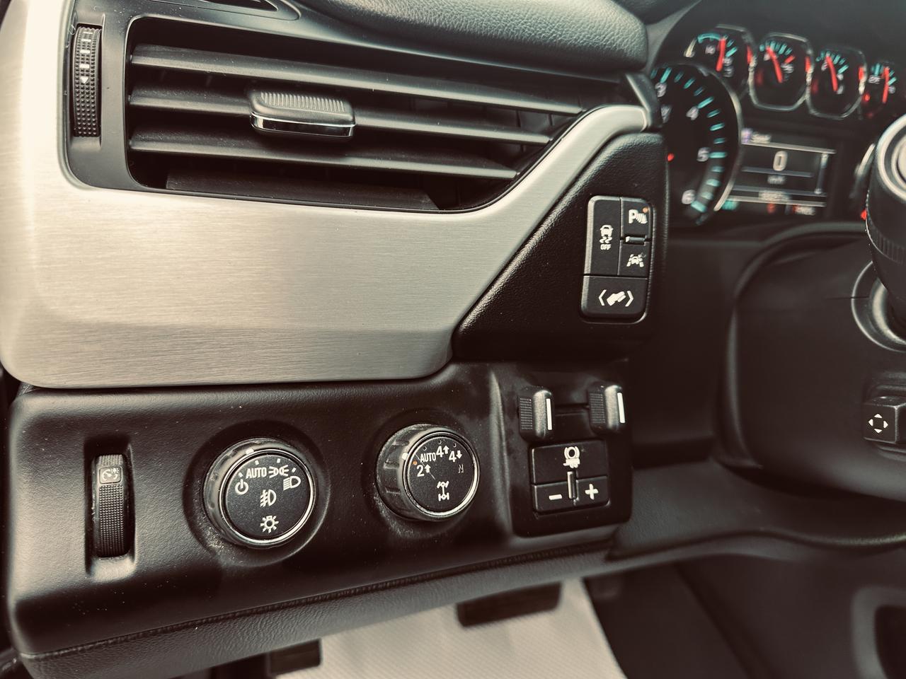 2020 GMC Yukon XL SLT 8 Passengers Triple Black Loaded Photo