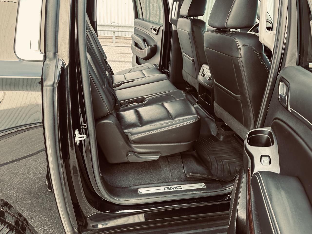 2020 GMC Yukon XL SLT 8 Passengers Triple Black Loaded Photo