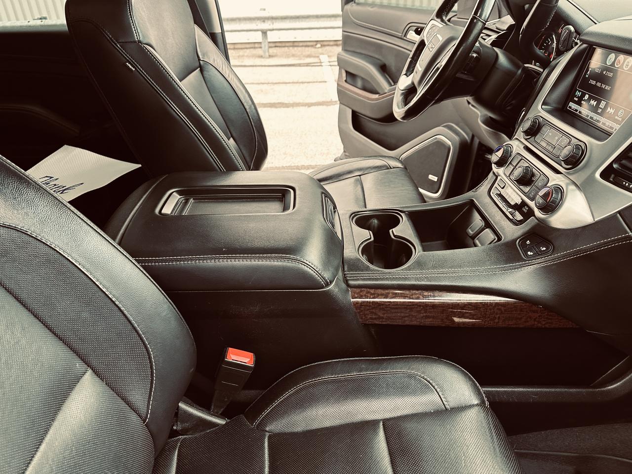 2020 GMC Yukon XL SLT 8 Passengers Triple Black Loaded Photo