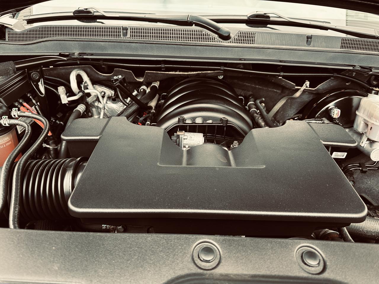 2020 GMC Yukon XL SLT 8 Passengers Triple Black Loaded Photo