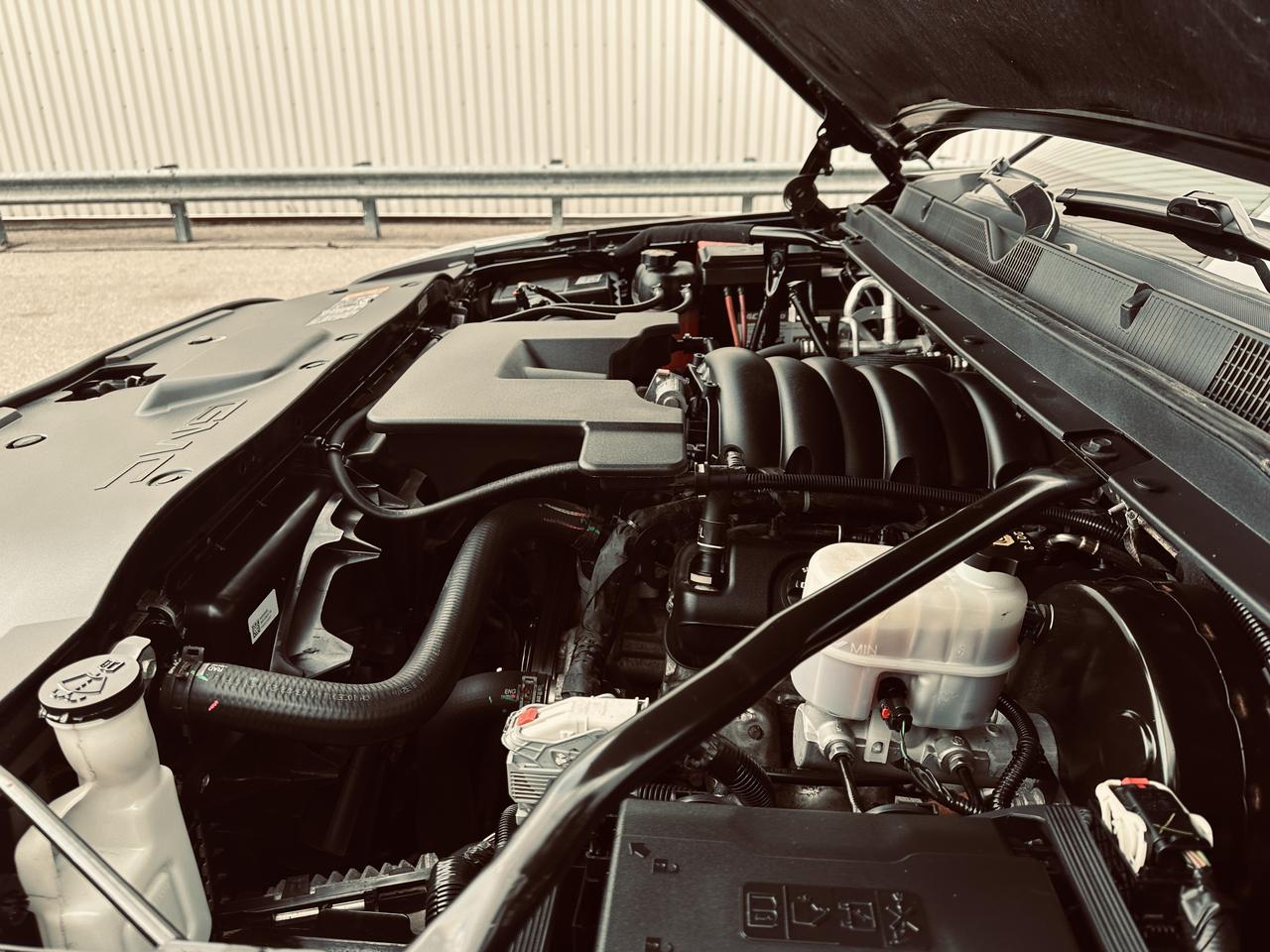 2020 GMC Yukon XL SLT 8 Passengers Triple Black Loaded Photo