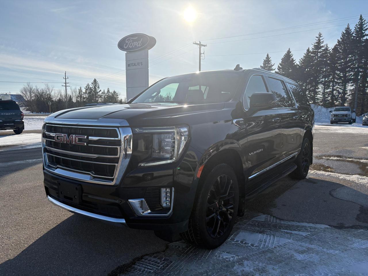 2023 GMC Yukon XL SLE Photo1