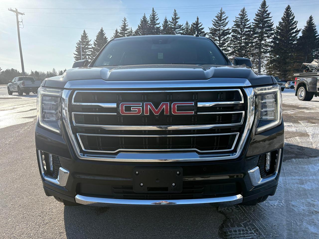 2023 GMC Yukon XL SLE Photo2