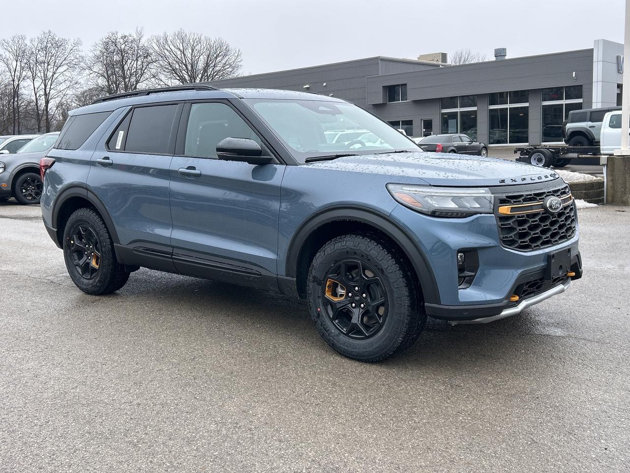 2026 Ford Explorer TREMOR 4WD 800A Photo2