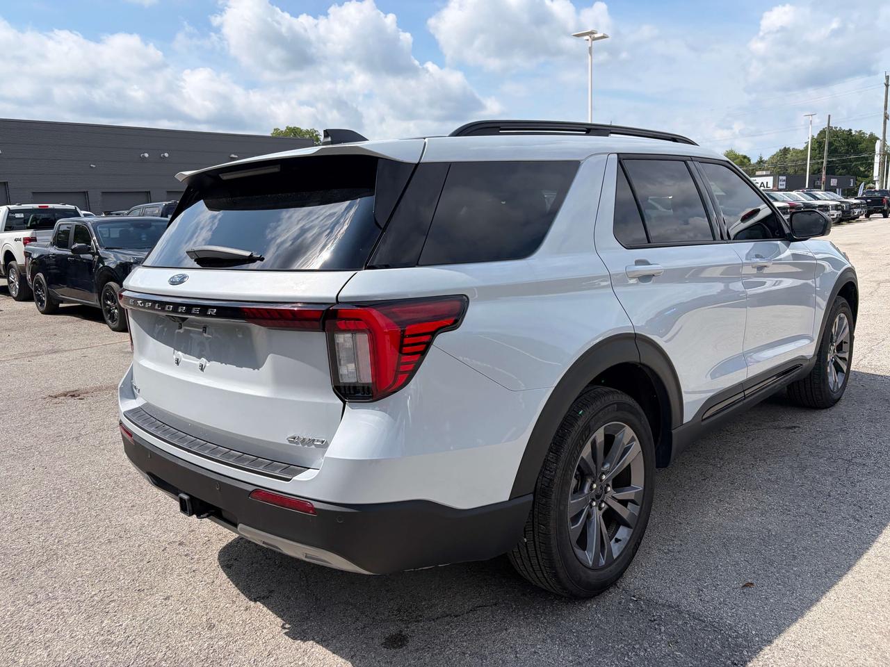 2026 Ford Explorer ACTIVE W/200A PKG 4WD 200A Photo4