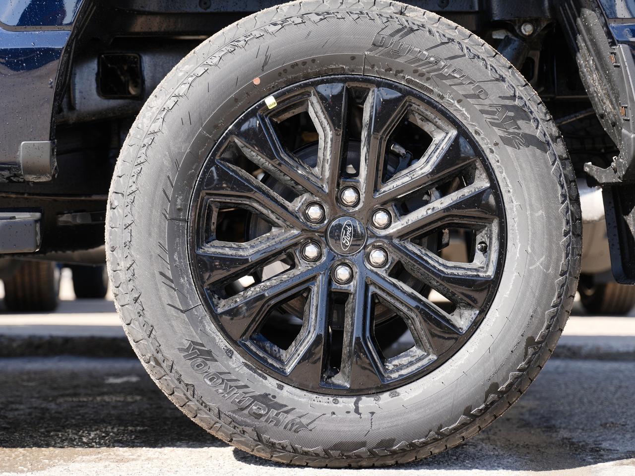 2026 Ford F-150 LARIAT | LEATHER | FOLDING BENCH SEATS Photo