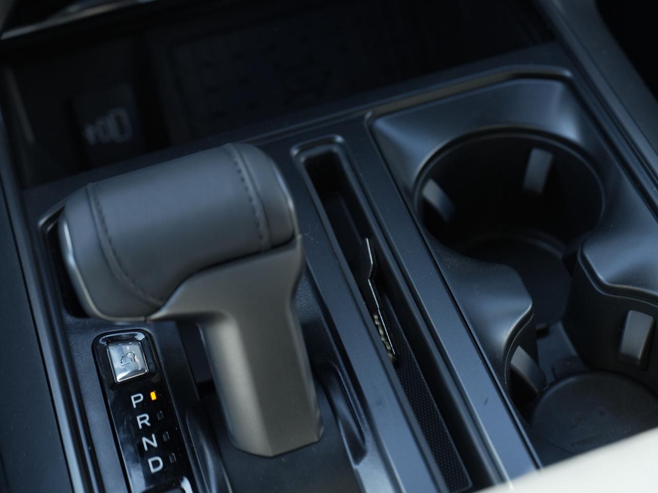 2026 Ford F-150 LARIAT | LEATHER | FOLDING BENCH SEATS Photo