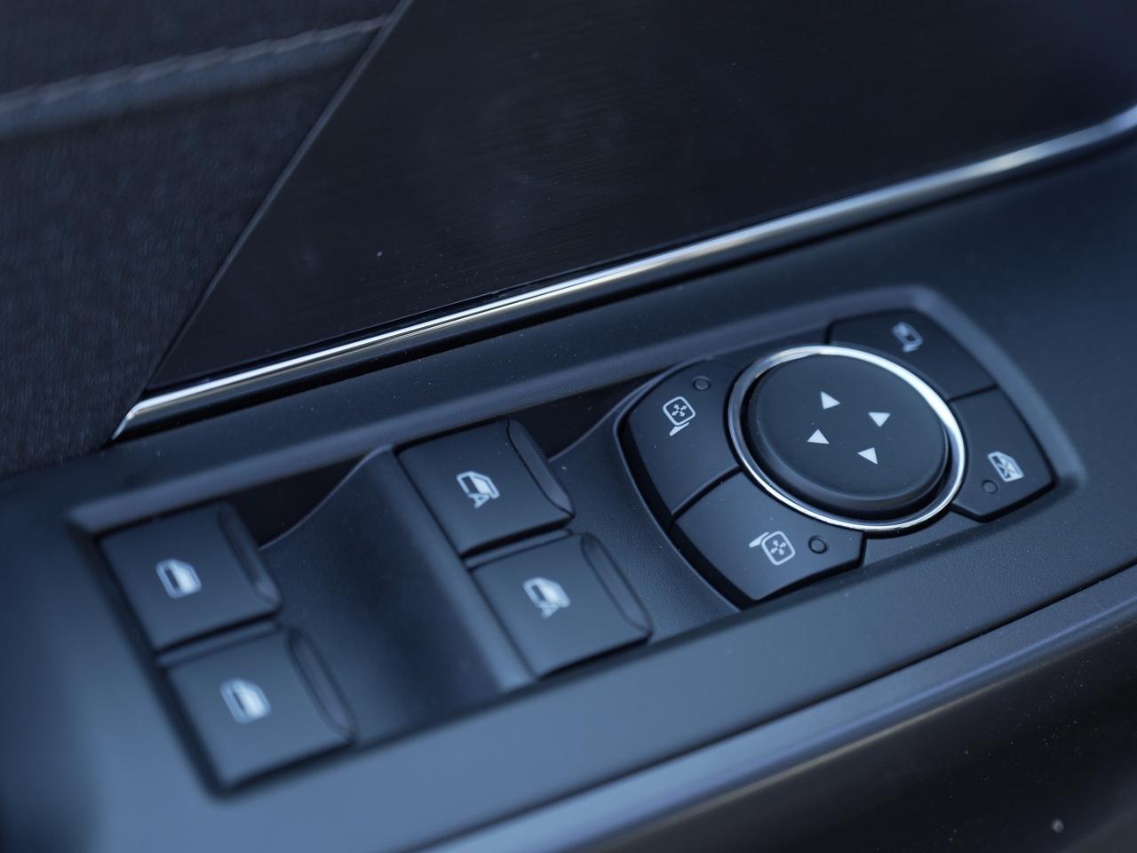 2026 Ford F-150 LARIAT | LEATHER | FOLDING BENCH SEATS Photo