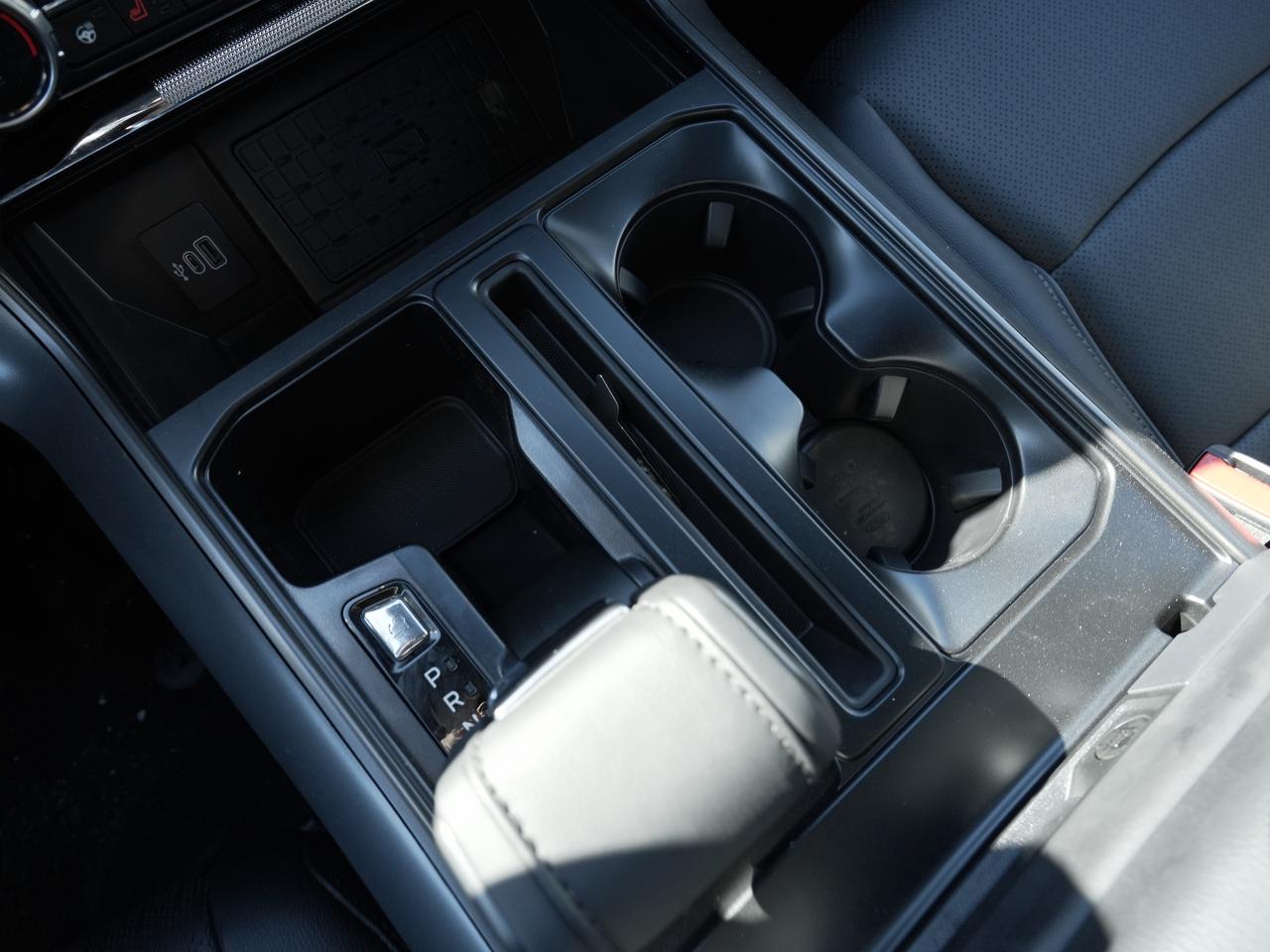 2026 Ford F-150 LARIAT | LEATHER | FOLDING BENCH SEATS Photo