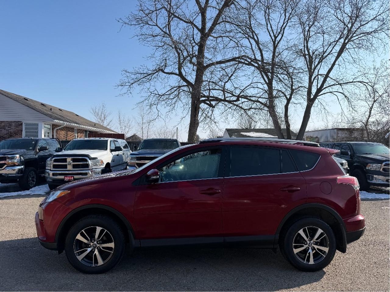 2018 Toyota RAV4 LE | Very Well Maintained | Drives Great Photo3