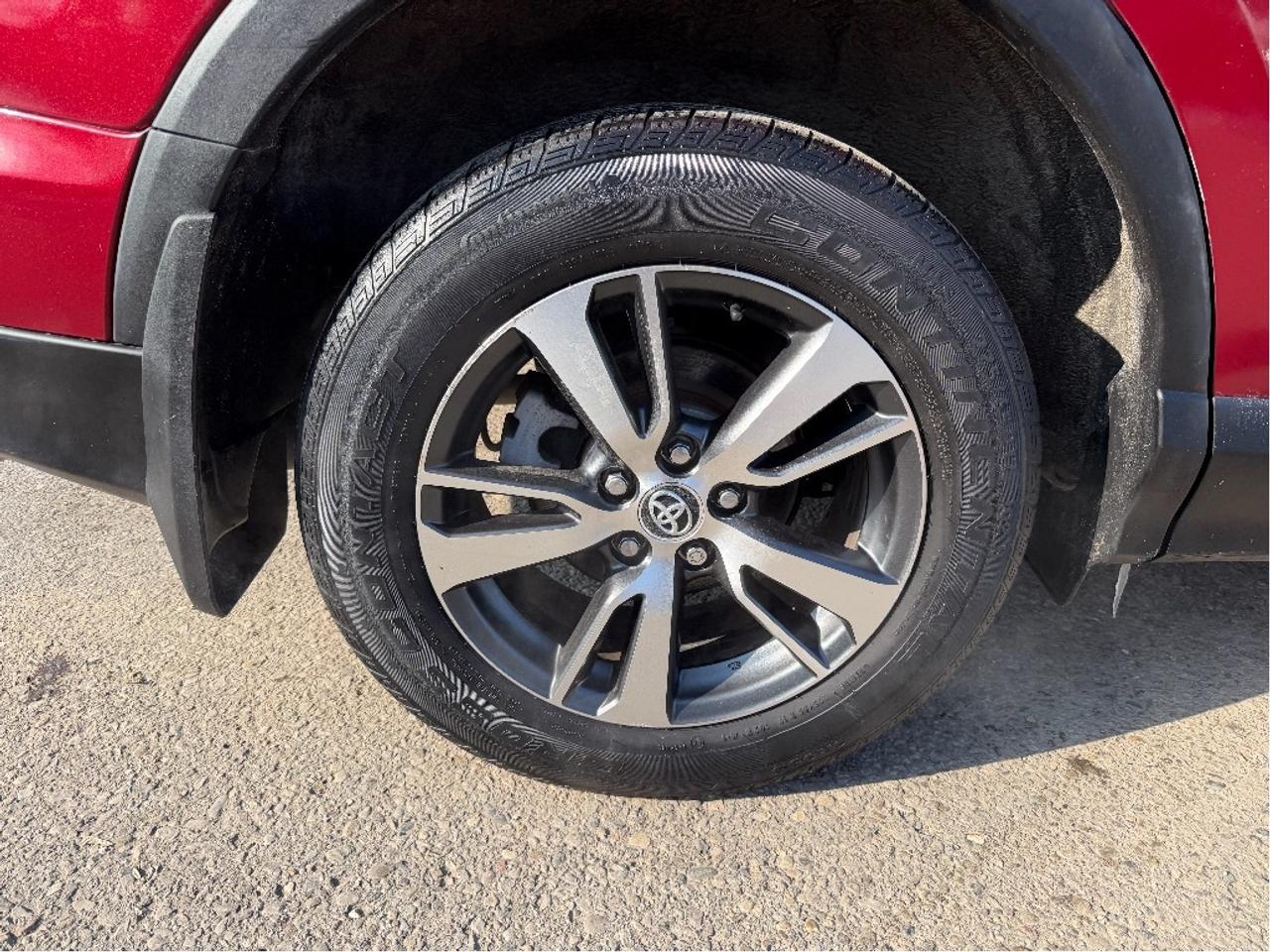 2018 Toyota RAV4 LE | Very Well Maintained | Drives Great Photo