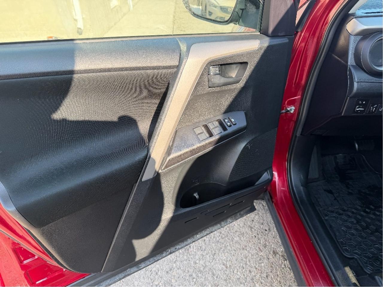 2018 Toyota RAV4 LE | Very Well Maintained | Drives Great Photo