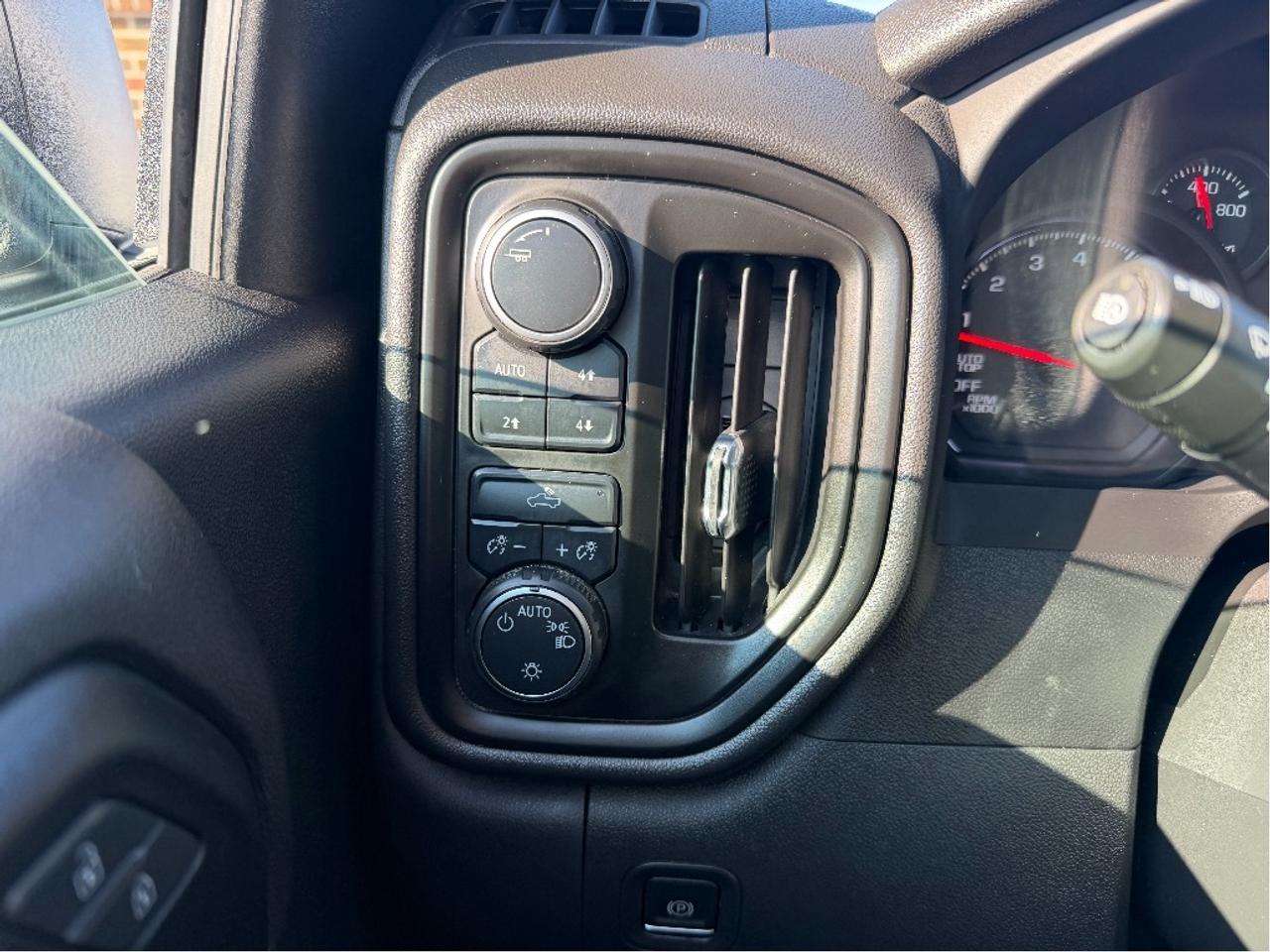 2022 Chevrolet Silverado 1500 Custom Trail Boss Photo