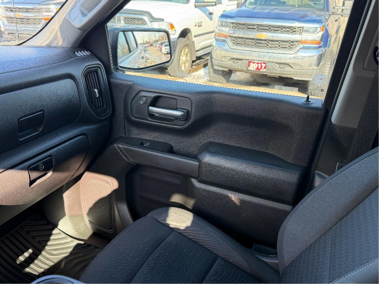 2022 Chevrolet Silverado 1500 Custom Trail Boss Photo