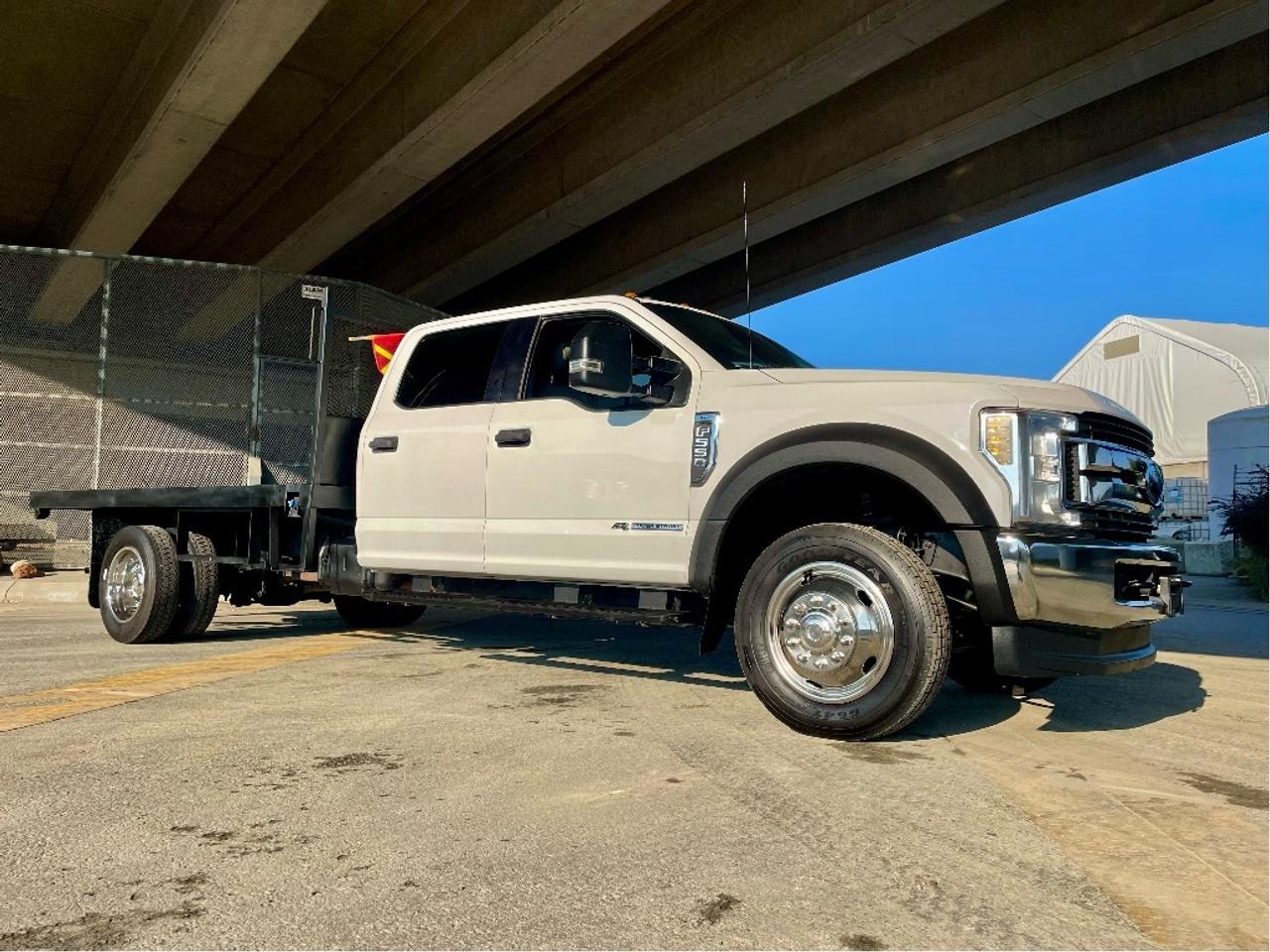 2019 Ford F-550 XLT DRW 4WD PWR SEAT 12FT FLAT DECK TOW PKG 120KM - Photo #1