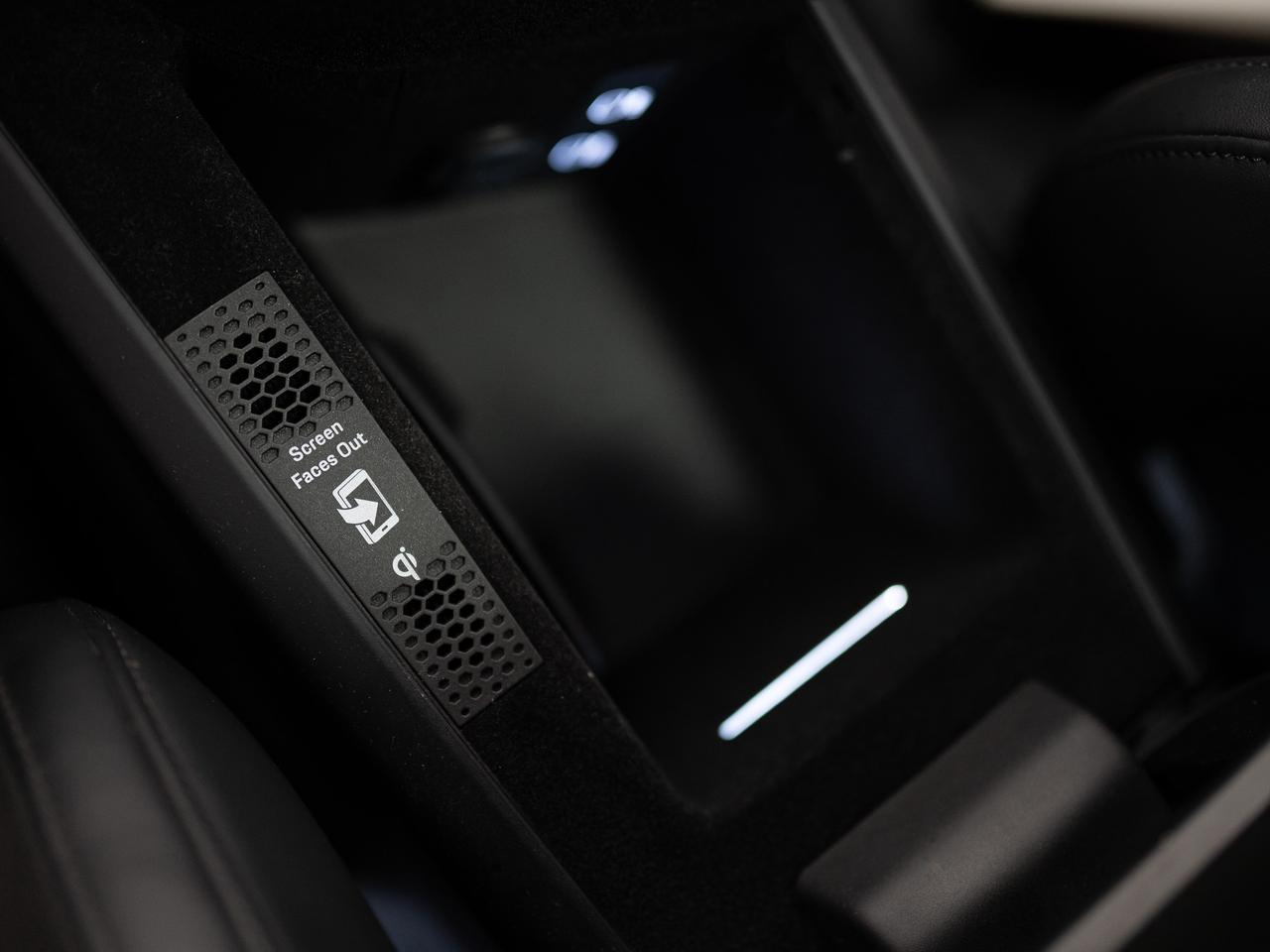 2020 Porsche Taycan TURBO | PERFORMANCE & PREMIUM PKG | BOSE | 21 IN Photo