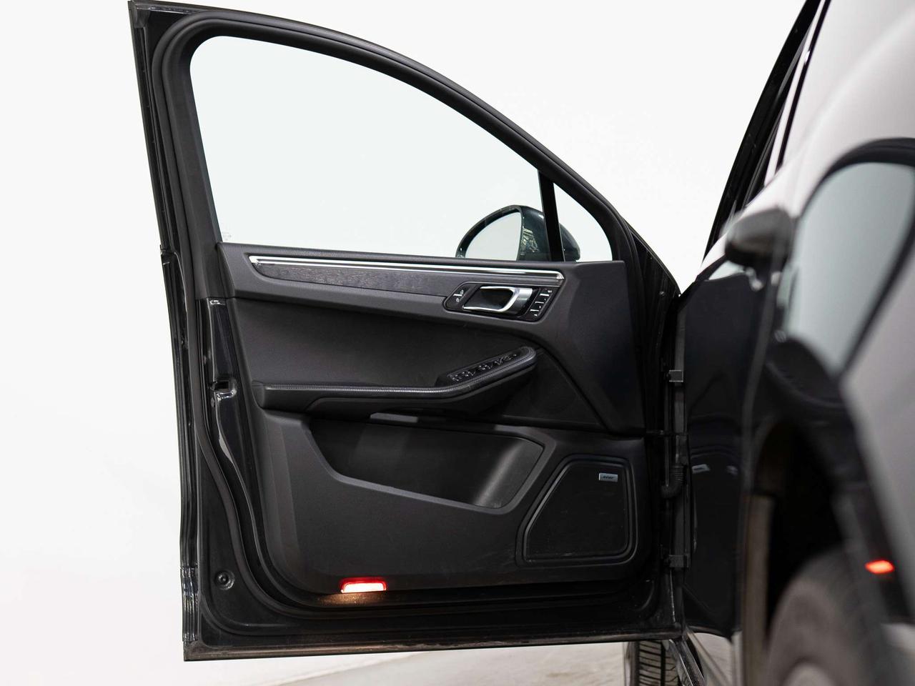 2020 Porsche Macan GTS | PREMIUM PLUS PKG | BOSE | PANO | 21 IN Photo