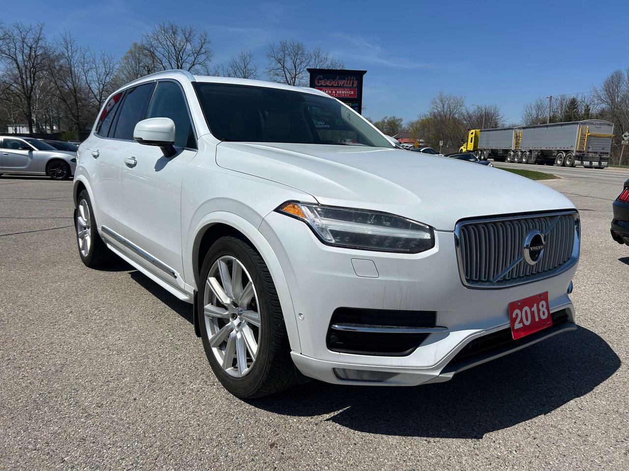 2018 Volvo XC90 T6, 7 PASSENGER, AWD, SUNROOF, HEATED LEATHER! Photo