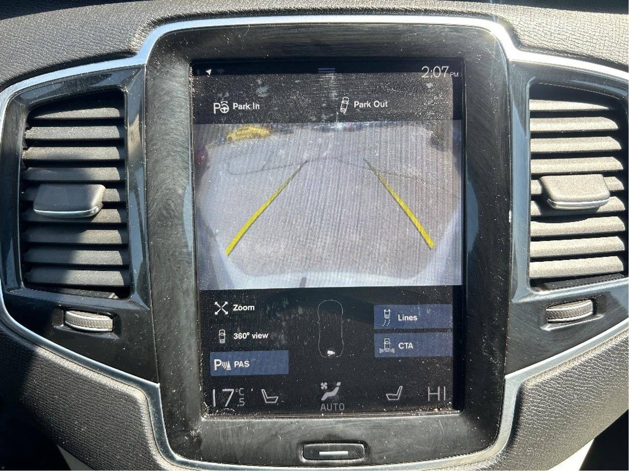 2018 Volvo XC90 T6, 7 PASSENGER, AWD, SUNROOF, HEATED LEATHER! Photo