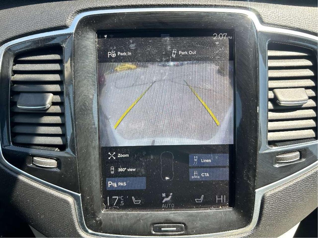 2018 Volvo XC90 T6, 7 PASSENGER, AWD, SUNROOF, HEATED LEATHER! Photo