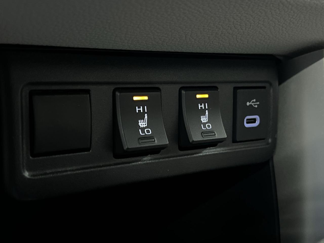 2025 Toyota Corolla Cross AWD | ONLY 5,500KMS!! | CARPLAY | HTD SEATS | A/C Photo