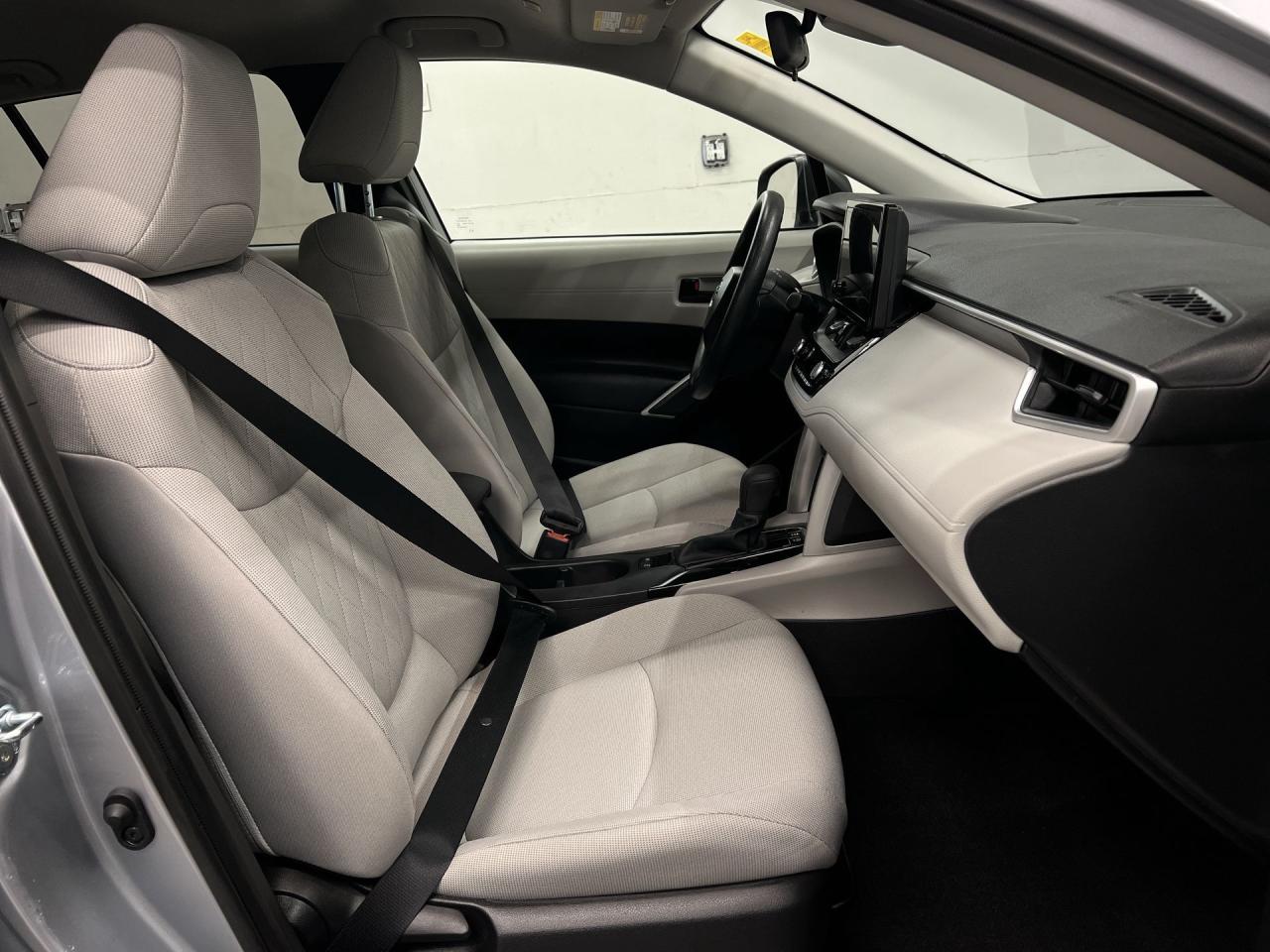 2025 Toyota Corolla Cross AWD | ONLY 5,500KMS!! | CARPLAY | HTD SEATS | A/C Photo