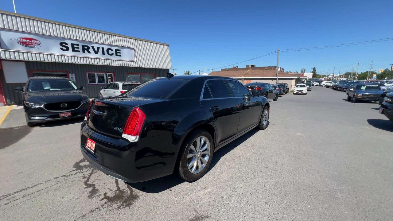 2018 Chrysler 300 TOURING L AWD | 292HP | HTD LEATHER | CARPLAY Photo