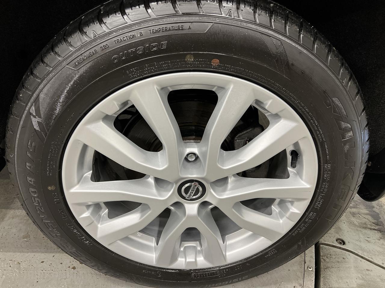 2023 Nissan Qashqai SV AWD | SUNROOF | HTD SEATS | CARPLAY | ALLOYS Photo