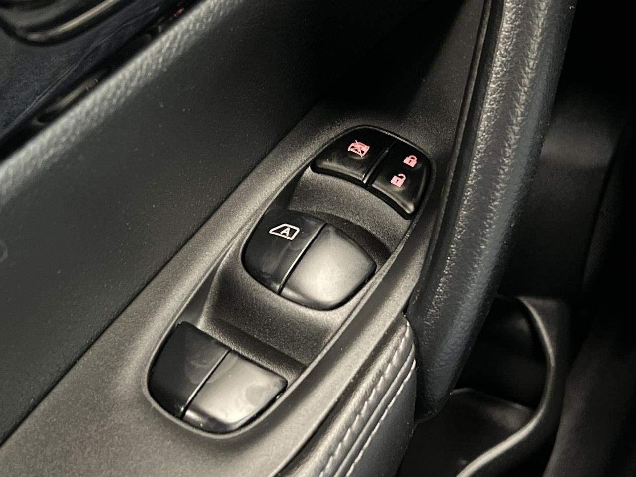 2023 Nissan Qashqai SV AWD | SUNROOF | HTD SEATS | CARPLAY | ALLOYS Photo