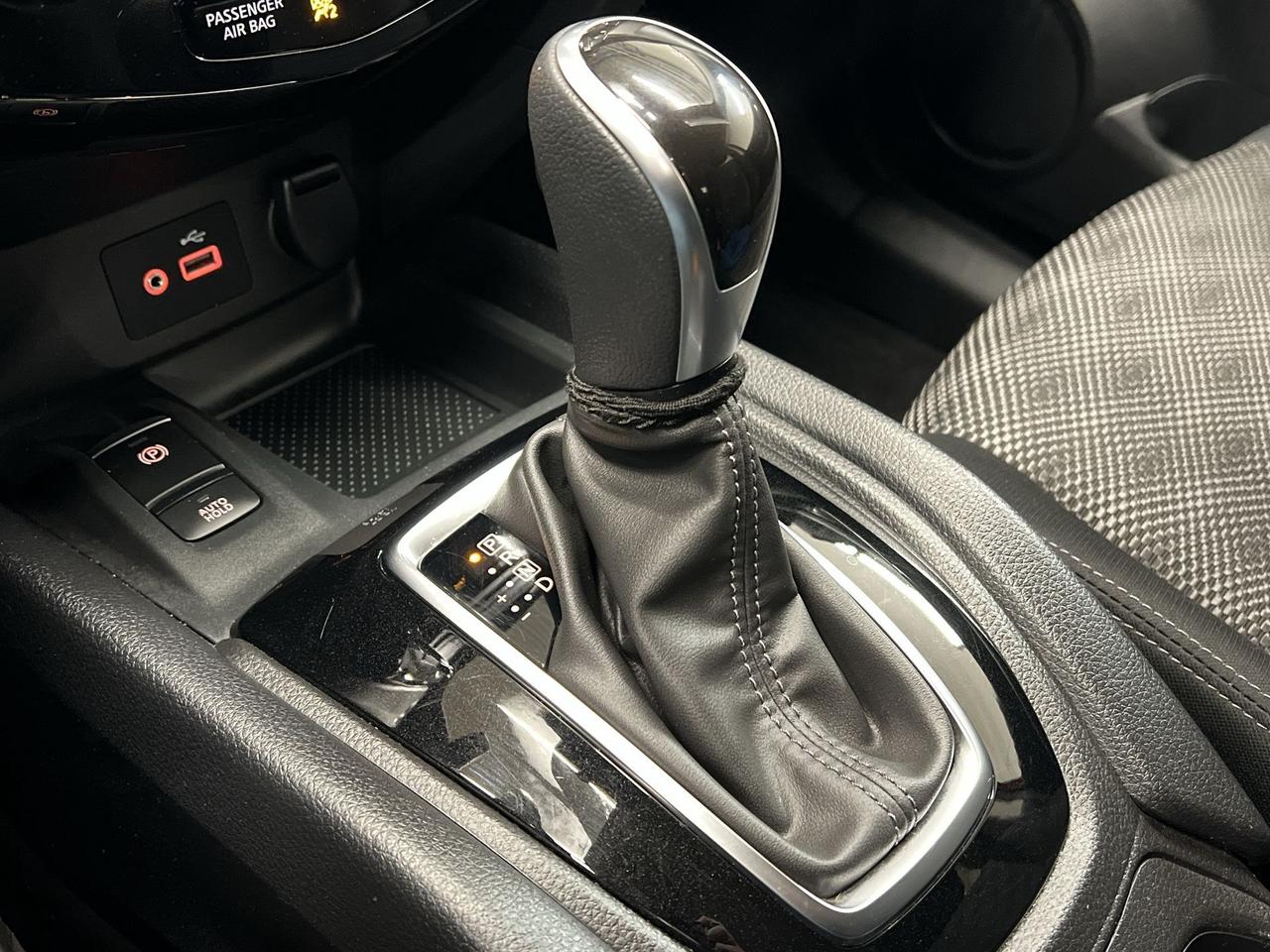 2023 Nissan Qashqai SV AWD | SUNROOF | HTD SEATS | CARPLAY | ALLOYS Photo