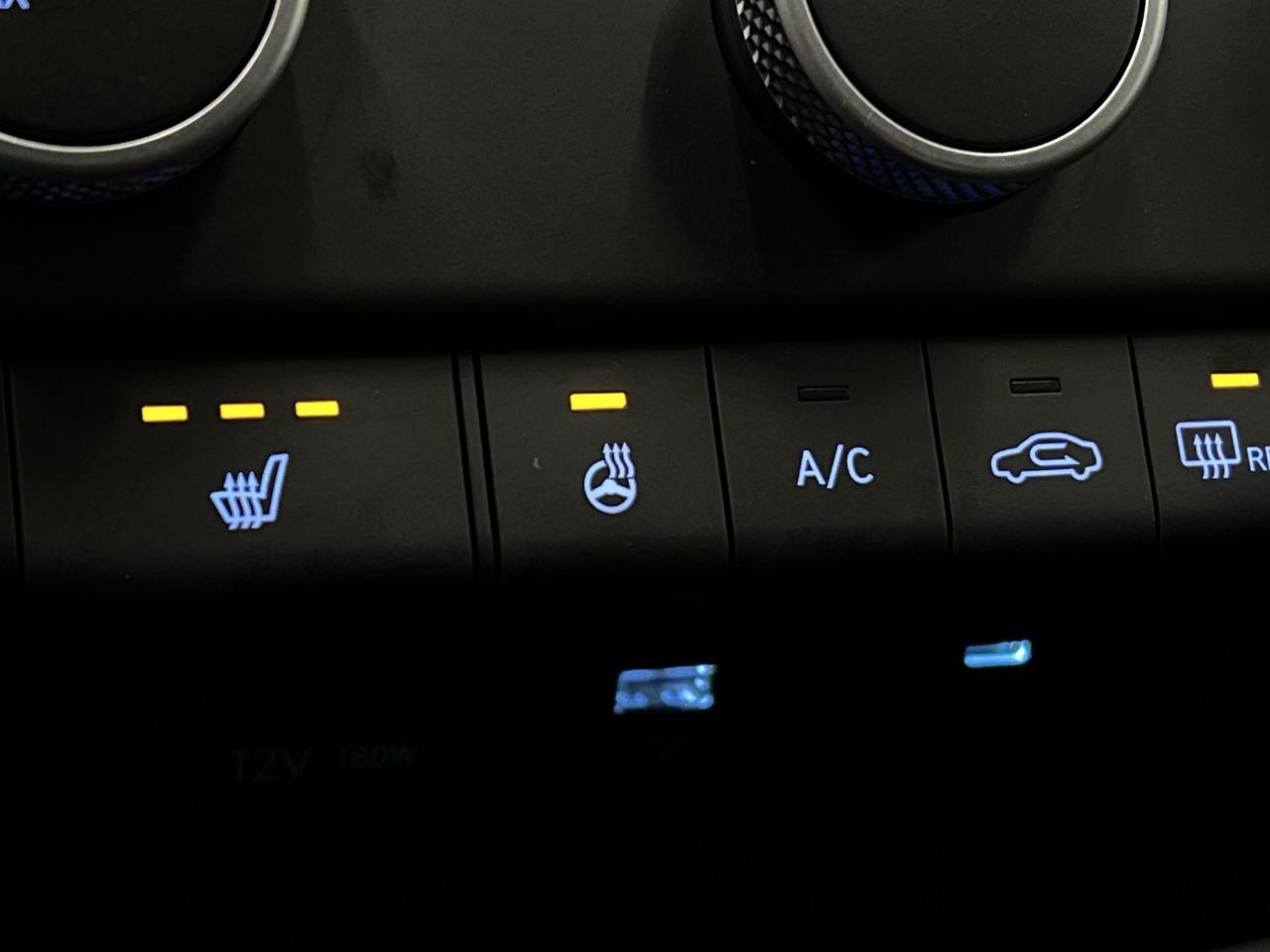 2024 Hyundai Elantra PREFERRED | HTD SEATS | CARPLAY | ALLOYS | A/C Photo