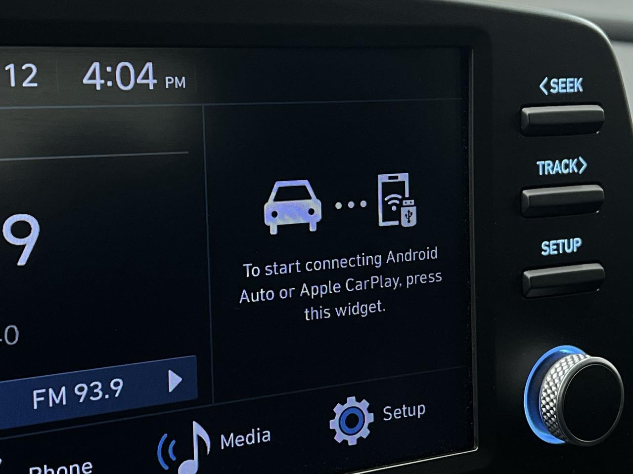 2024 Hyundai Elantra PREFERRED | HTD SEATS | CARPLAY | ALLOYS | A/C Photo
