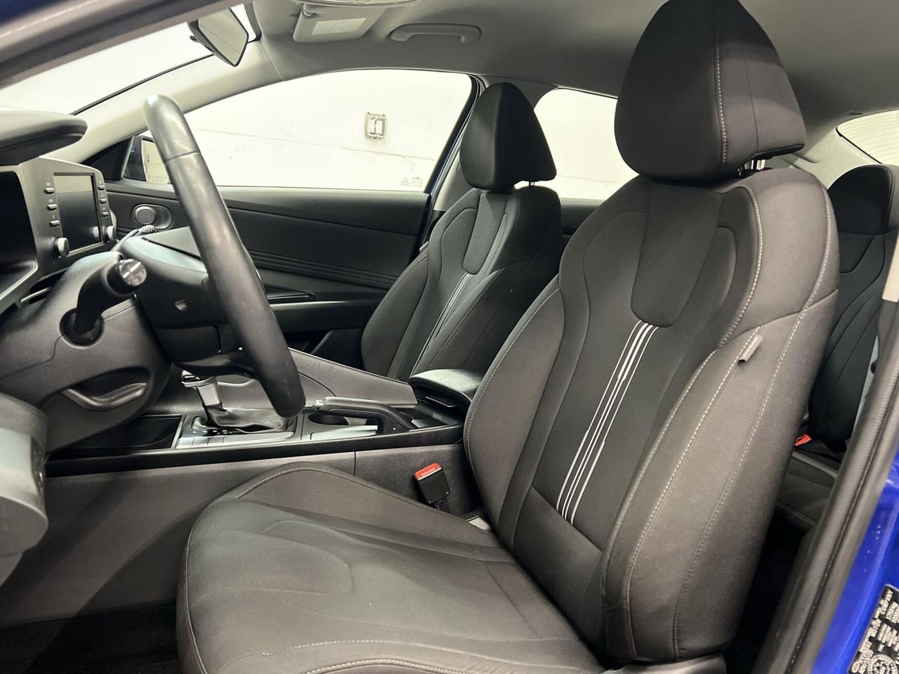 2024 Hyundai Elantra PREFERRED | HTD SEATS | CARPLAY | ALLOYS | A/C Photo