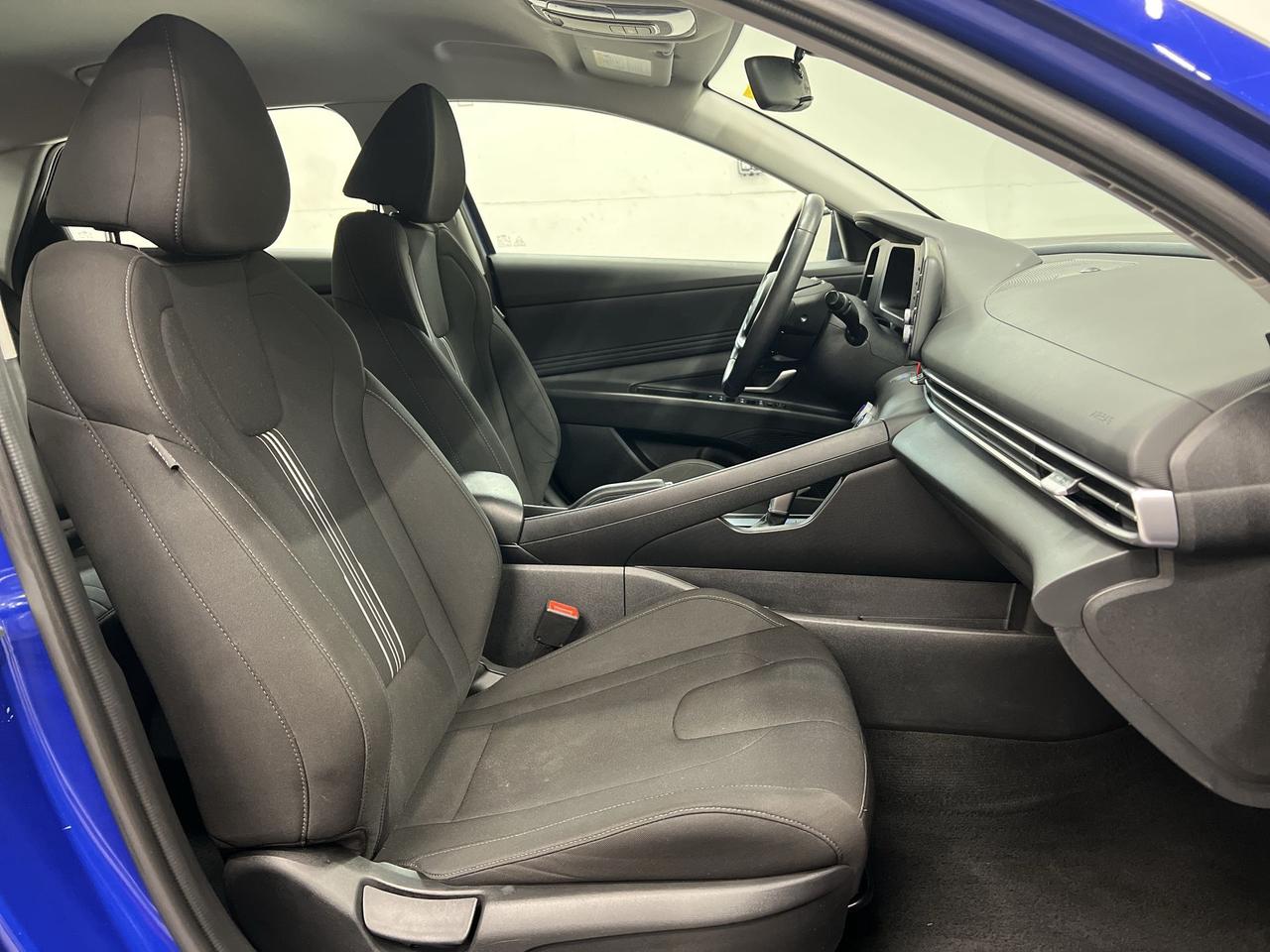 2024 Hyundai Elantra PREFERRED | HTD SEATS | CARPLAY | ALLOYS | A/C Photo