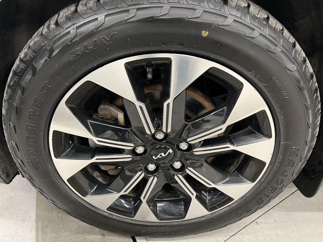 2022 Kia Carnival EX | 8-PASS | HTD SEATS  | CARPLAY | 19IN ALLOYS Photo