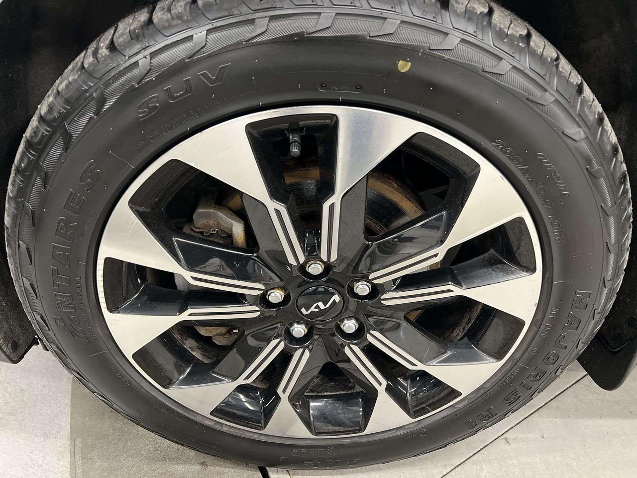 2022 Kia Carnival EX | 8-PASS | HTD SEATS  | CARPLAY | 19IN ALLOYS Photo