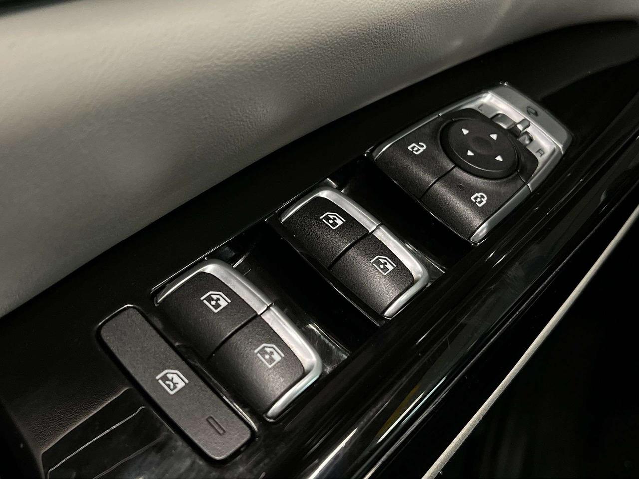 2022 Kia Carnival EX | 8-PASS | HTD SEATS  | CARPLAY | 19IN ALLOYS Photo