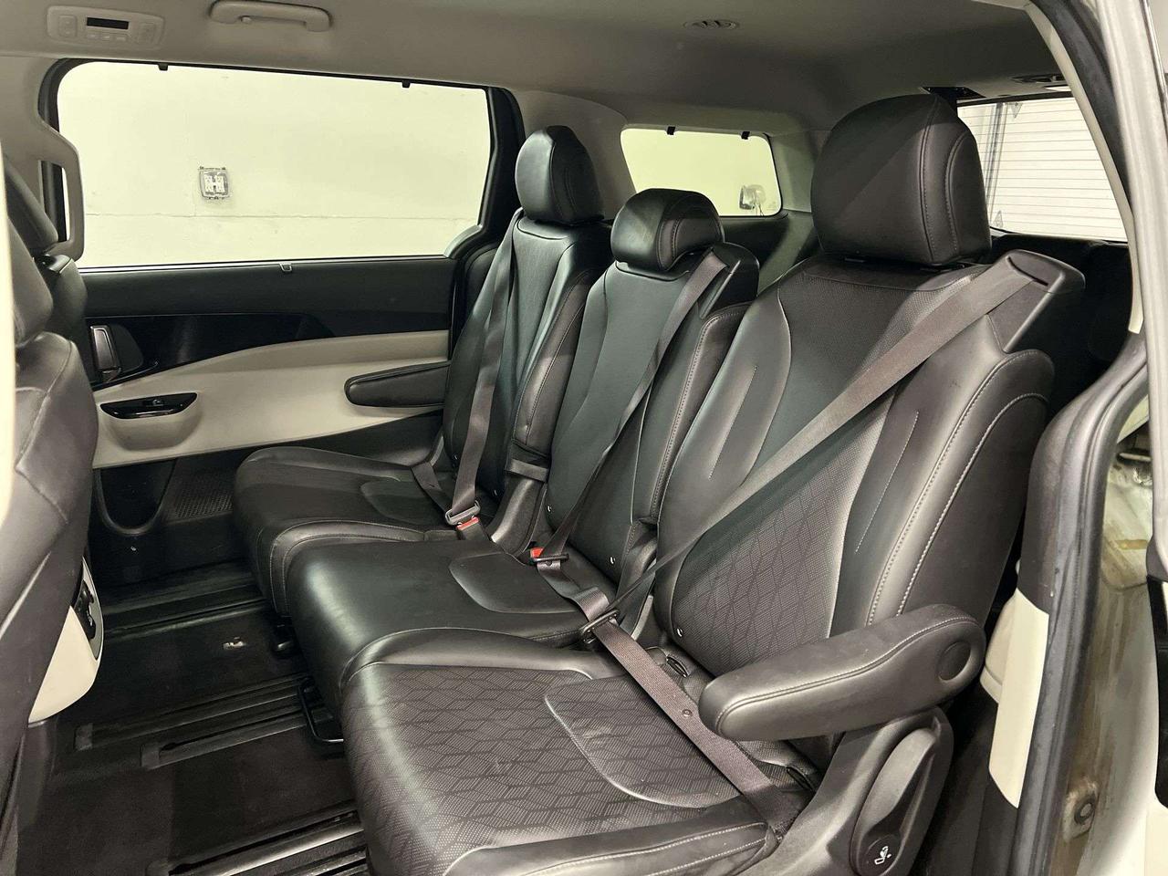 2022 Kia Carnival EX | 8-PASS | HTD SEATS  | CARPLAY | 19IN ALLOYS Photo
