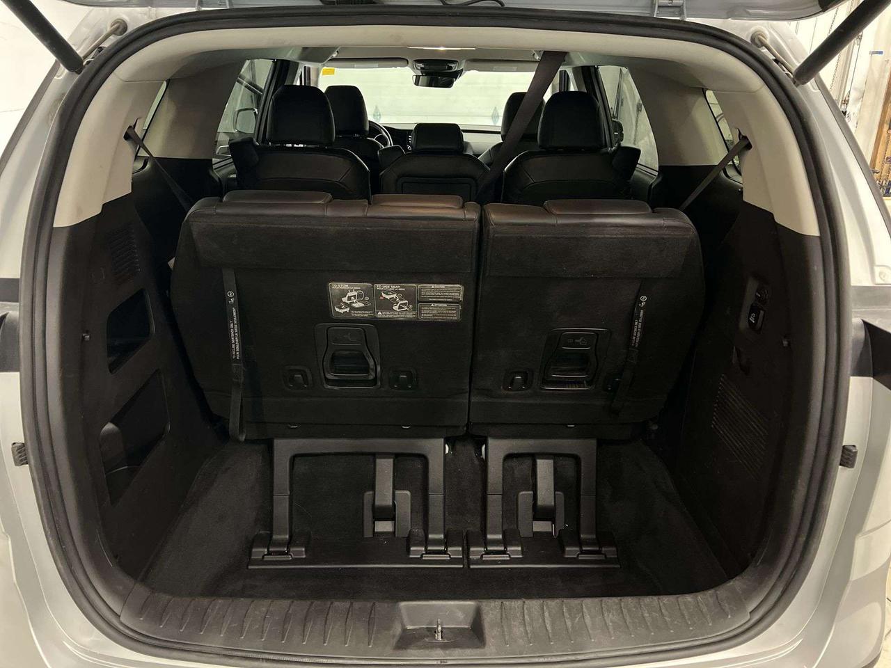 2022 Kia Carnival EX | 8-PASS | HTD SEATS  | CARPLAY | 19IN ALLOYS Photo