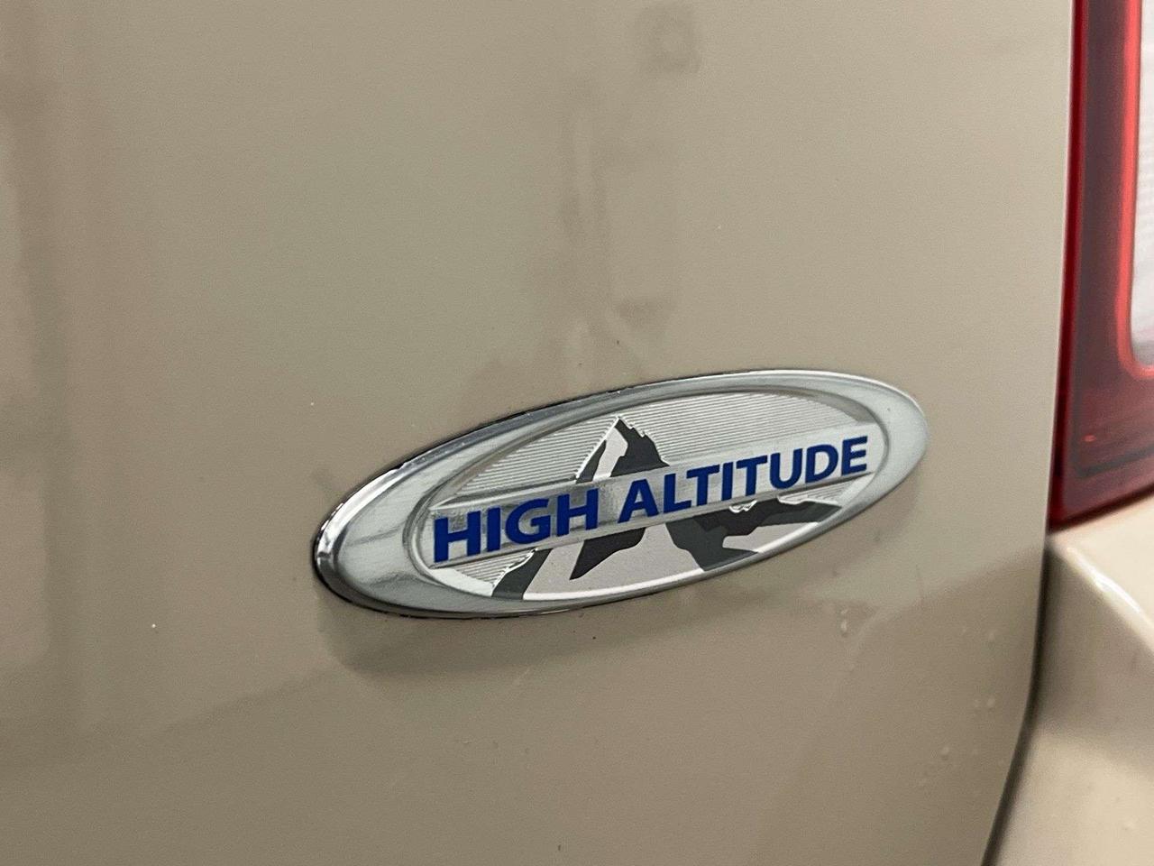 2017 Jeep Compass HIGH ALTITUDE 4X4 | LOW KMS| LEATHER |REMOTE START Photo
