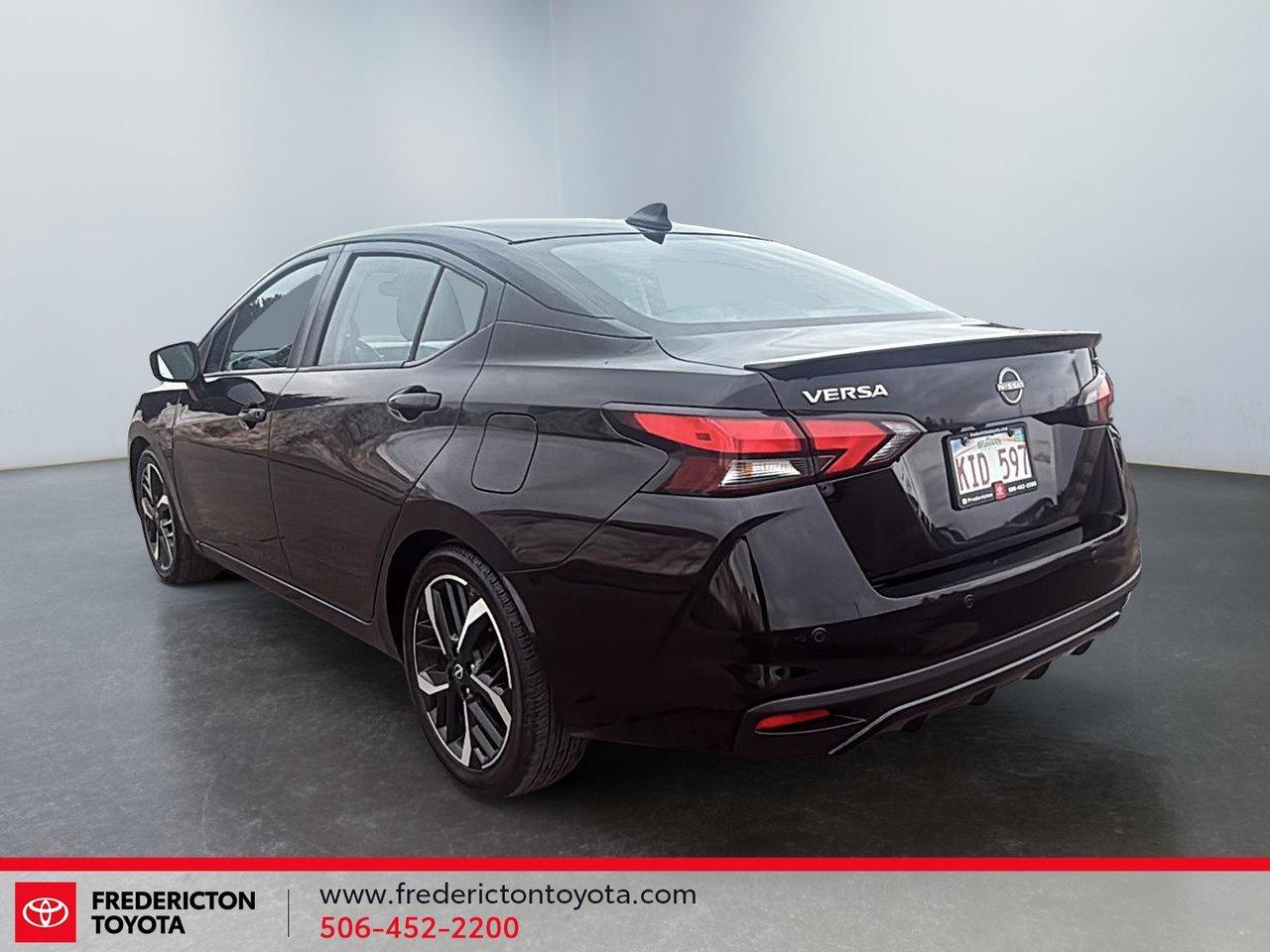 2023 Nissan Versa SR Photo
