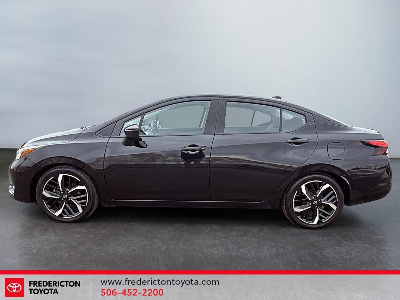 2023 Nissan Versa SR Photo4