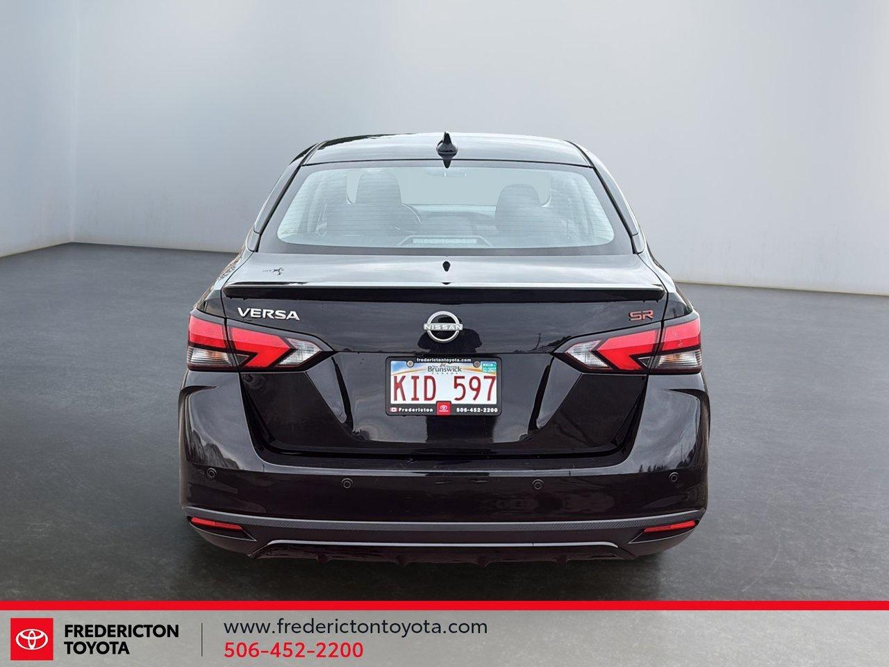 2023 Nissan Versa SR Photo2