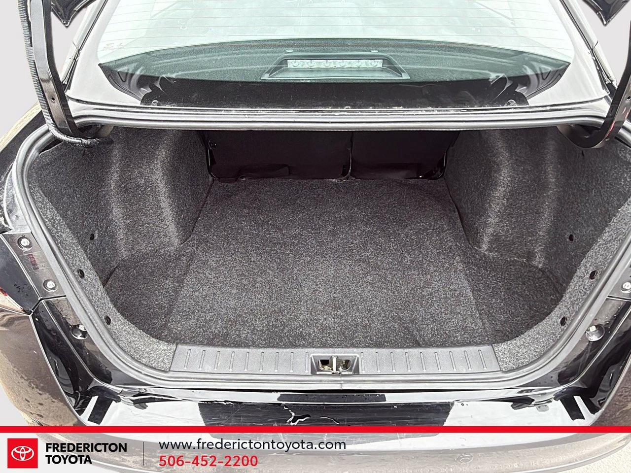 2023 Nissan Versa SR Photo