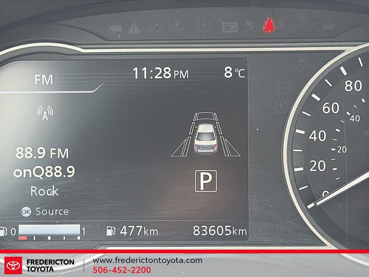 2023 Nissan Versa SR Photo