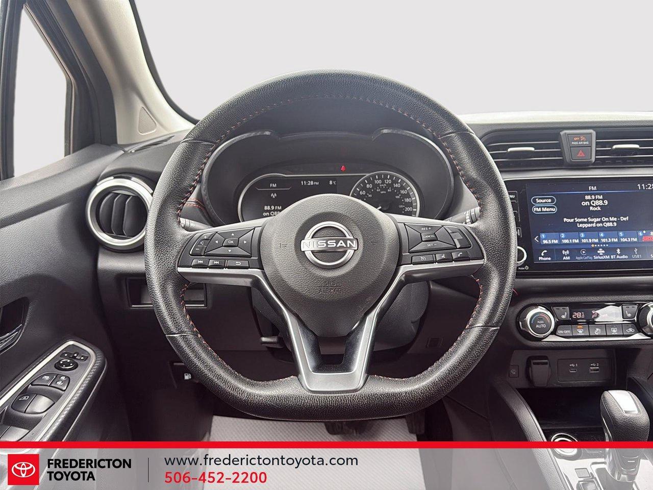 2023 Nissan Versa SR Photo