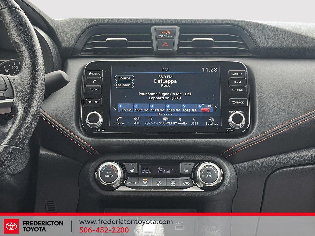 2023 Nissan Versa SR Photo