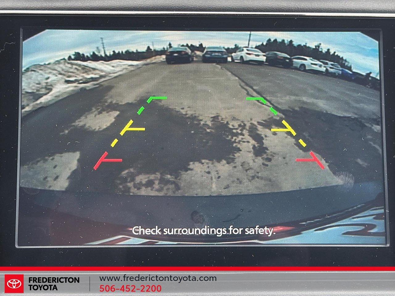 2023 Nissan Versa SR Photo